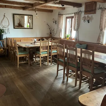 Деревянный коттедж Halleinerhaus By Soul Rebels Grossing (Liezen)